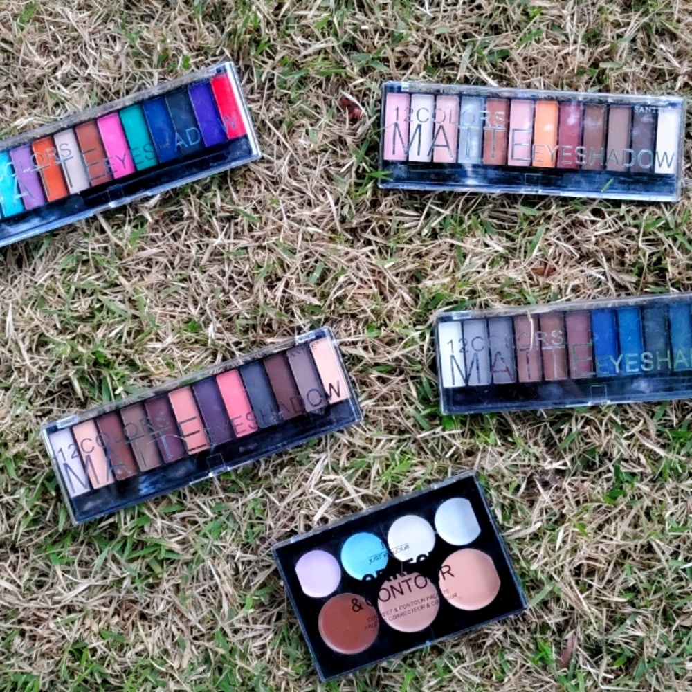 Matte eyeshadow + contour set